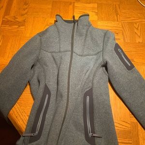 arc'teryx woman's covert cardigan XS